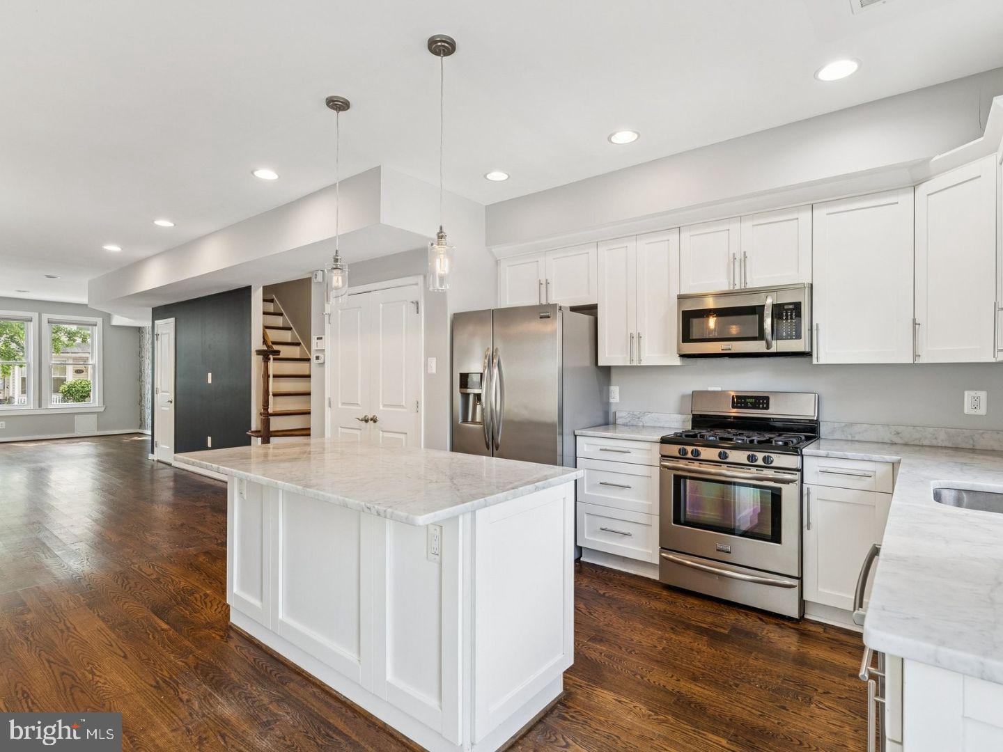 WASHINGTON, District Of Columbia 20002, 4 Bedrooms Bedrooms, 11 Rooms Rooms,3 BathroomsBathrooms,Residential,For sale,DCDC2223782 MLS # DCDC2223782
