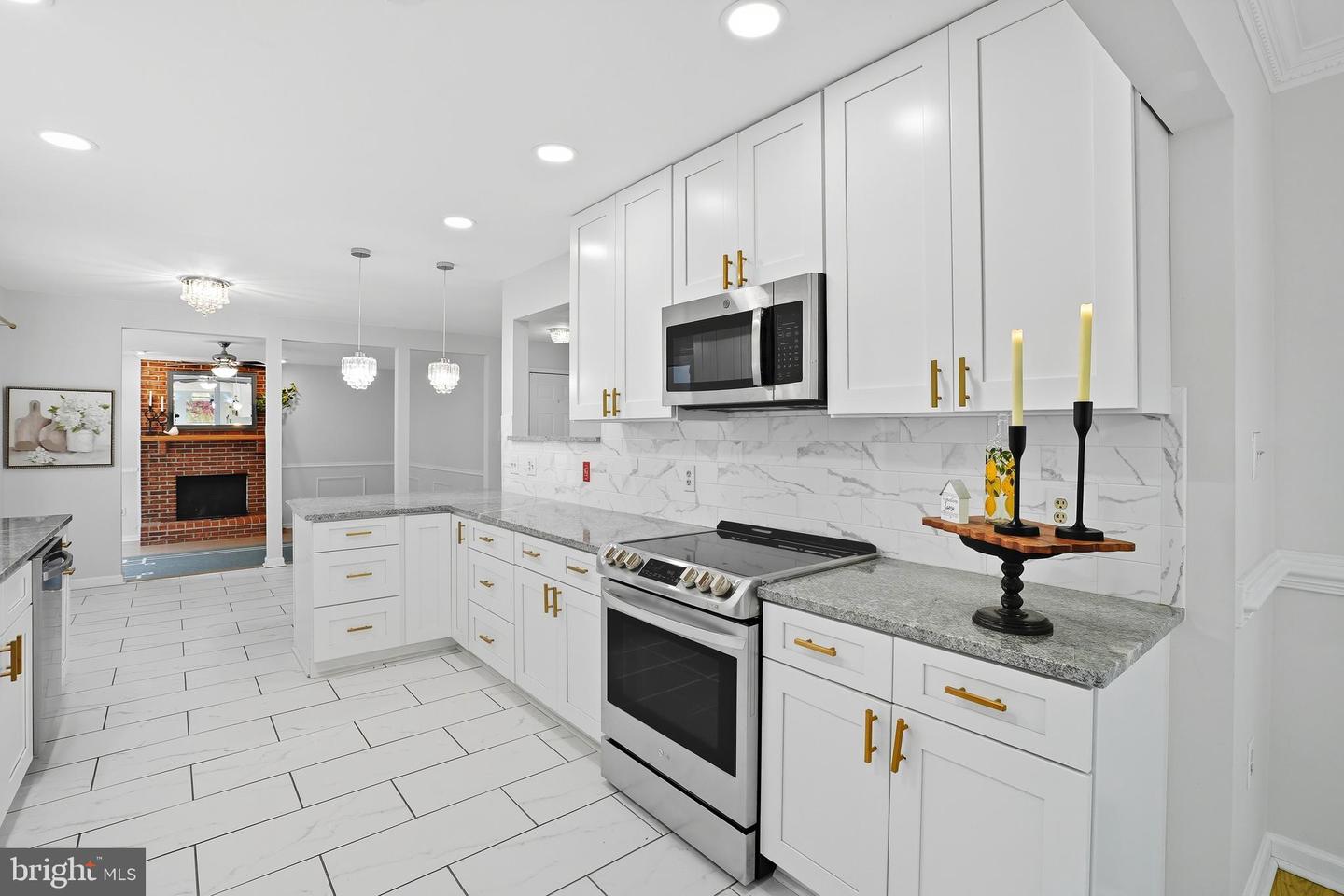 428 WESTSIDE STATION DR, WINCHESTER, Virginia 22601, 5 Bedrooms Bedrooms, ,3 BathroomsBathrooms,Residential,For sale,428 WESTSIDE STATION DR,VAFV2036980 MLS # VAFV2036980