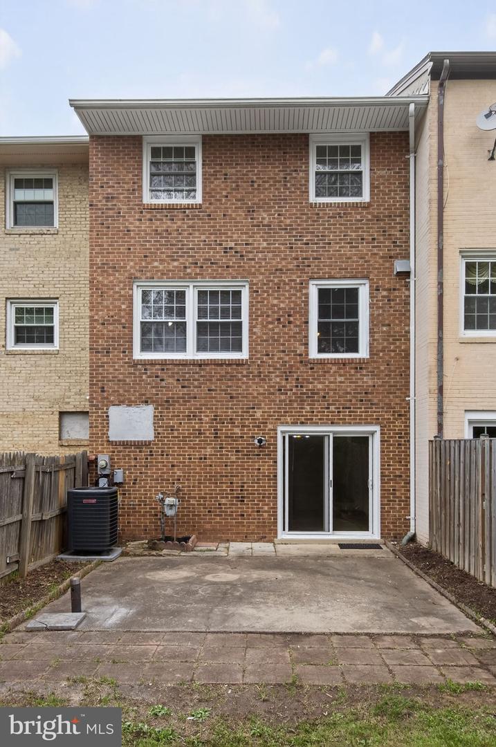 14845 HAYMARKET LN, CENTREVILLE, Virginia 20120, 4 Bedrooms Bedrooms, ,3 BathroomsBathrooms,Residential,For sale,14845 HAYMARKET LN,VAFX2268922 MLS # VAFX2268922