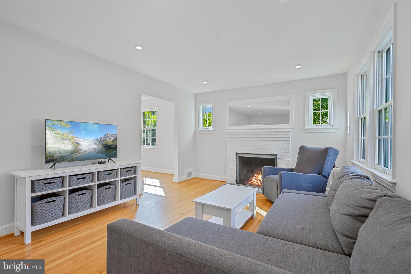 2843 GREENWAY BLVD, FALLS CHURCH, Virginia 22042, 3 Bedrooms Bedrooms, ,3 BathroomsBathrooms,Residential,For sale,2843 GREENWAY BLVD,VAFX2268930 MLS # VAFX2268930