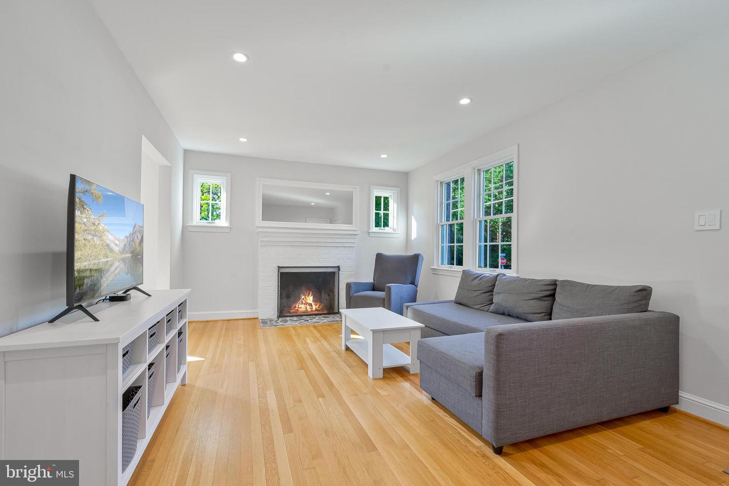 2843 GREENWAY BLVD, FALLS CHURCH, Virginia 22042, 3 Bedrooms Bedrooms, ,3 BathroomsBathrooms,Residential,For sale,2843 GREENWAY BLVD,VAFX2268930 MLS # VAFX2268930