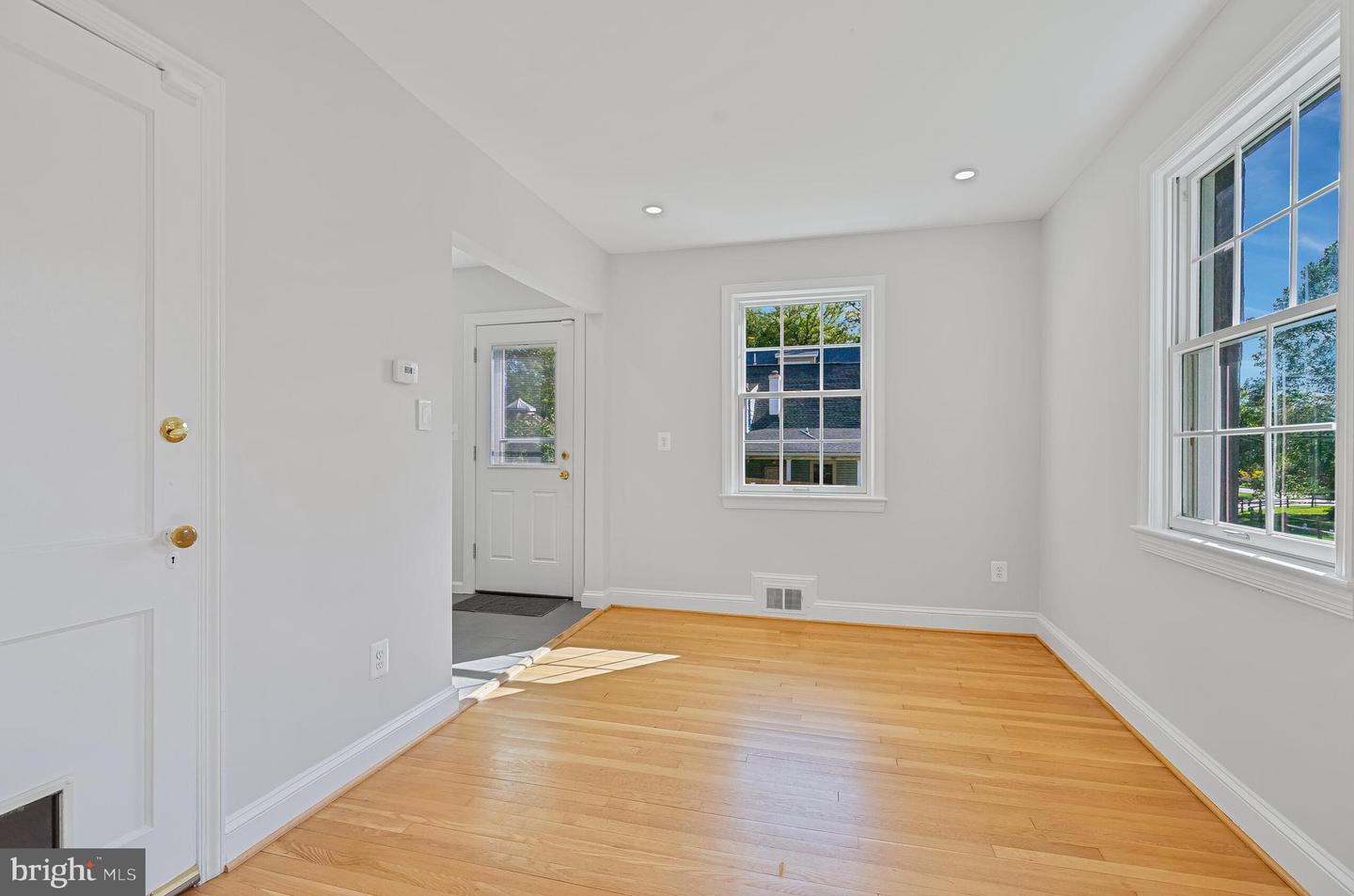 2843 GREENWAY BLVD, FALLS CHURCH, Virginia 22042, 3 Bedrooms Bedrooms, ,3 BathroomsBathrooms,Residential,For sale,2843 GREENWAY BLVD,VAFX2268930 MLS # VAFX2268930