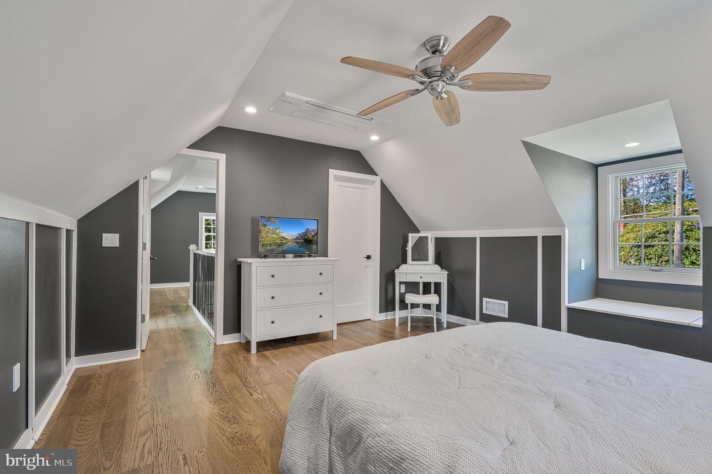 2843 GREENWAY BLVD, FALLS CHURCH, Virginia 22042, 3 Bedrooms Bedrooms, ,3 BathroomsBathrooms,Residential,For sale,2843 GREENWAY BLVD,VAFX2268930 MLS # VAFX2268930