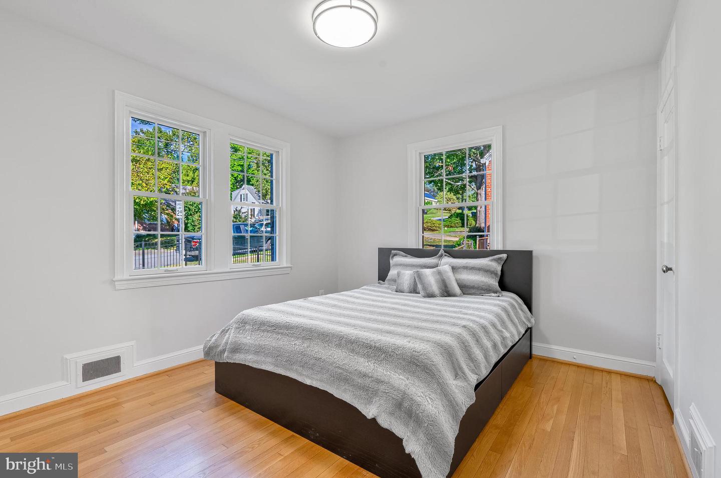 2843 GREENWAY BLVD, FALLS CHURCH, Virginia 22042, 3 Bedrooms Bedrooms, ,3 BathroomsBathrooms,Residential,For sale,2843 GREENWAY BLVD,VAFX2268930 MLS # VAFX2268930