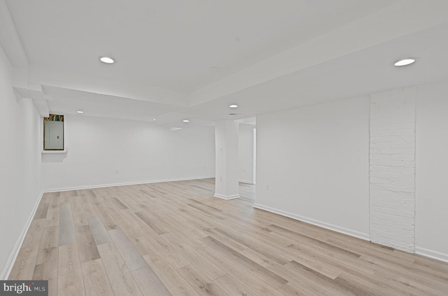 2843 GREENWAY BLVD, FALLS CHURCH, Virginia 22042, 3 Bedrooms Bedrooms, ,3 BathroomsBathrooms,Residential,For sale,2843 GREENWAY BLVD,VAFX2268930 MLS # VAFX2268930