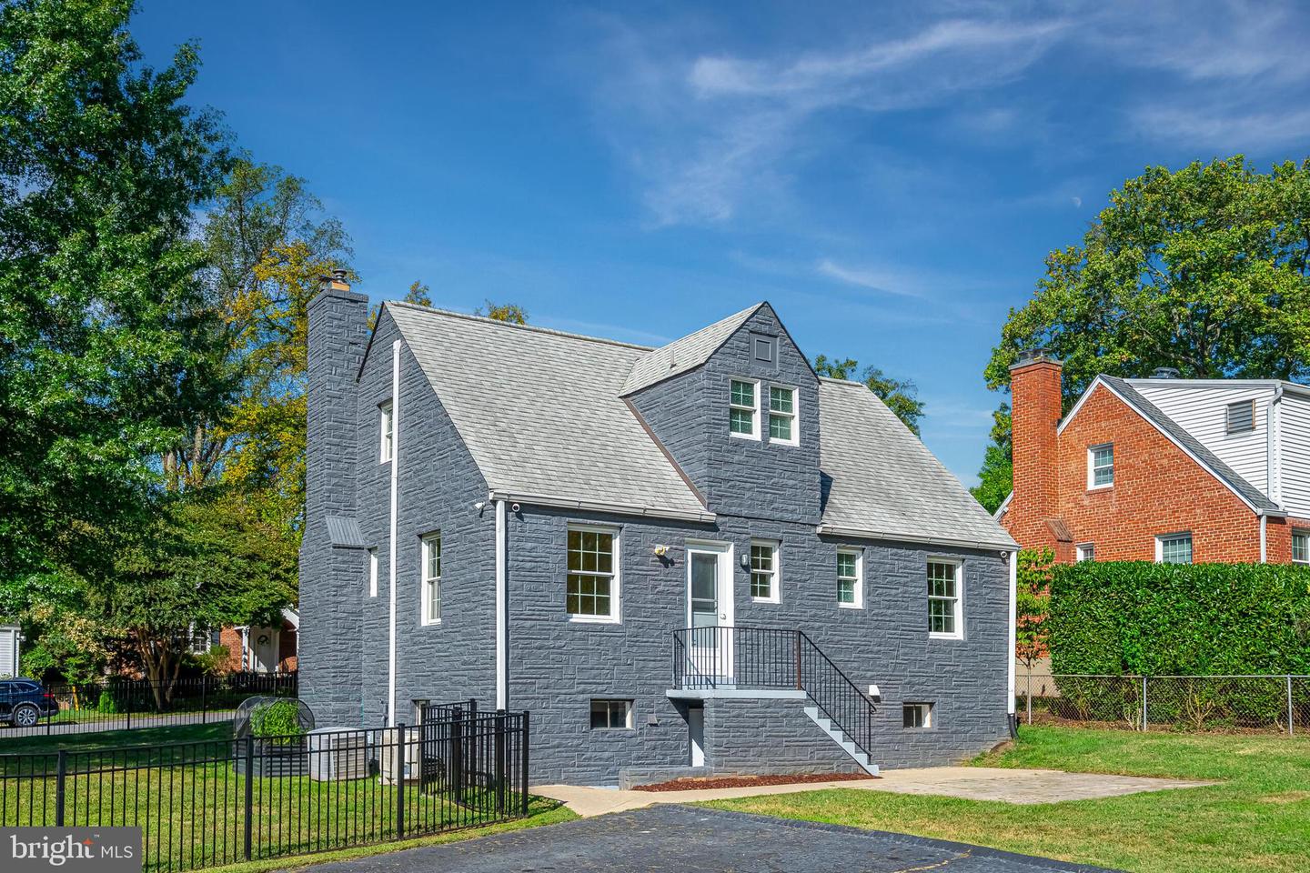 2843 GREENWAY BLVD, FALLS CHURCH, Virginia 22042, 3 Bedrooms Bedrooms, ,3 BathroomsBathrooms,Residential,For sale,2843 GREENWAY BLVD,VAFX2268930 MLS # VAFX2268930
