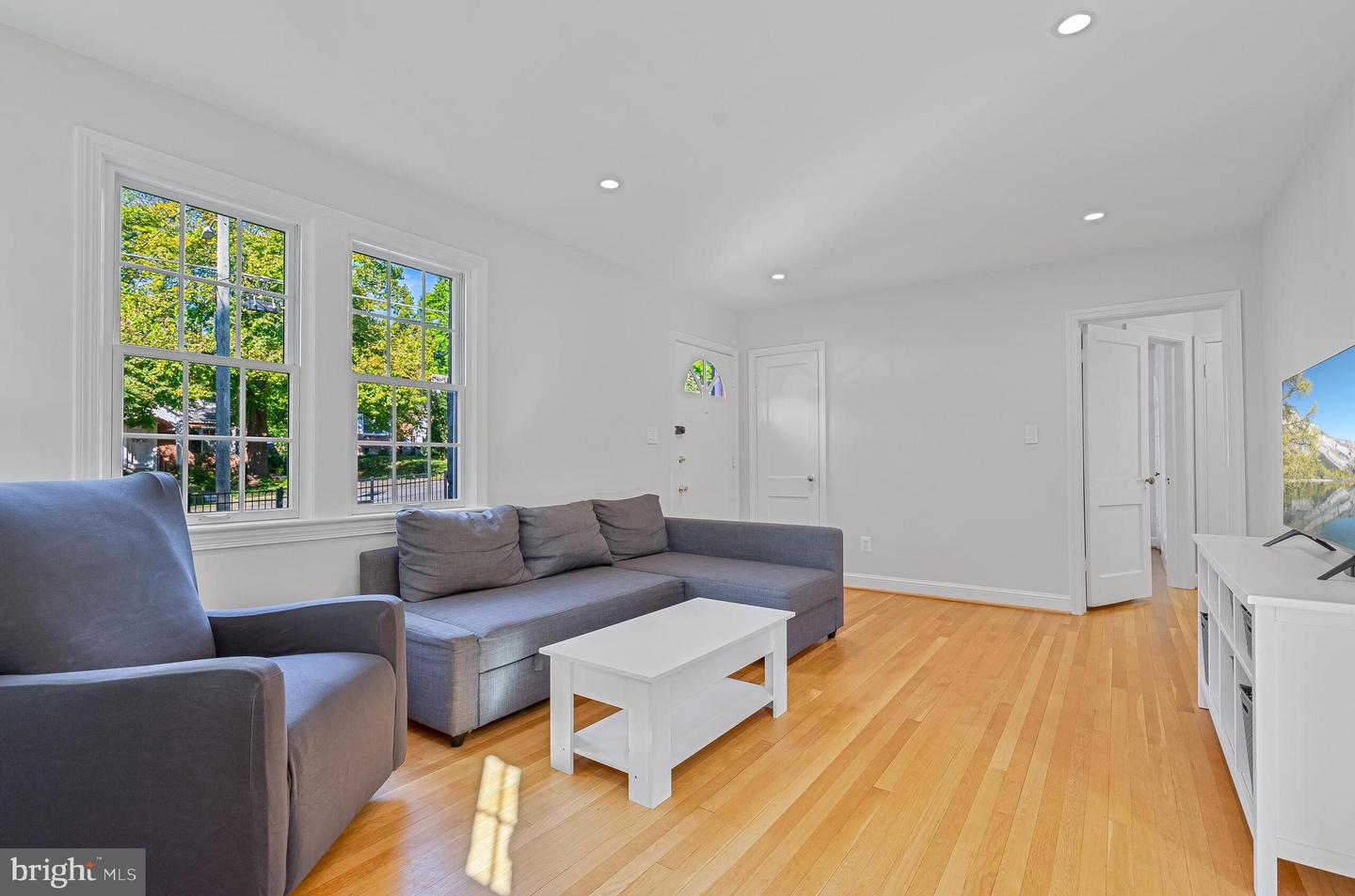 2843 GREENWAY BLVD, FALLS CHURCH, Virginia 22042, 3 Bedrooms Bedrooms, ,3 BathroomsBathrooms,Residential,For sale,2843 GREENWAY BLVD,VAFX2268930 MLS # VAFX2268930