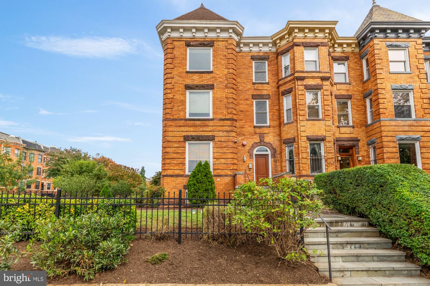 1249 KENYON ST NW #4, WASHINGTON, District Of Columbia 20010, 2 Bedrooms Bedrooms, ,2 BathroomsBathrooms,Residential,For sale,1249 KENYON ST NW #4,DCDC2224002 MLS # DCDC2224002
