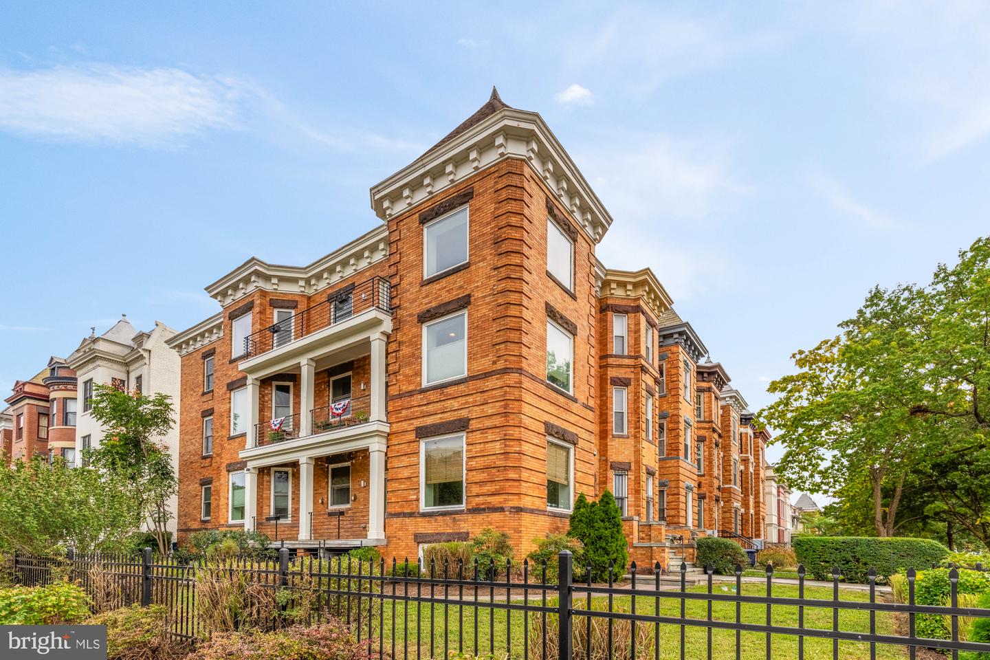 1249 KENYON ST NW #4, WASHINGTON, District Of Columbia 20010, 2 Bedrooms Bedrooms, ,2 BathroomsBathrooms,Residential,For sale,1249 KENYON ST NW #4,DCDC2224002 MLS # DCDC2224002