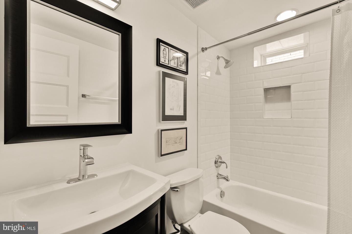 1249 KENYON ST NW #4, WASHINGTON, District Of Columbia 20010, 2 Bedrooms Bedrooms, ,2 BathroomsBathrooms,Residential,For sale,1249 KENYON ST NW #4,DCDC2224002 MLS # DCDC2224002