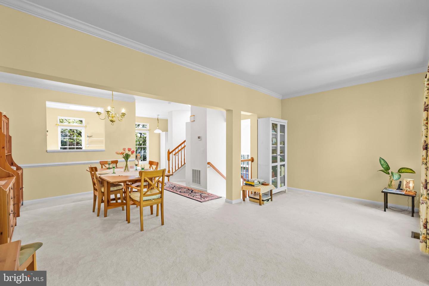 4925 WAPLE LN, ALEXANDRIA, Virginia 22304, 3 Bedrooms Bedrooms, ,2 BathroomsBathrooms,Residential,For sale,4925 WAPLE LN,VAAX2050122 MLS # VAAX2050122