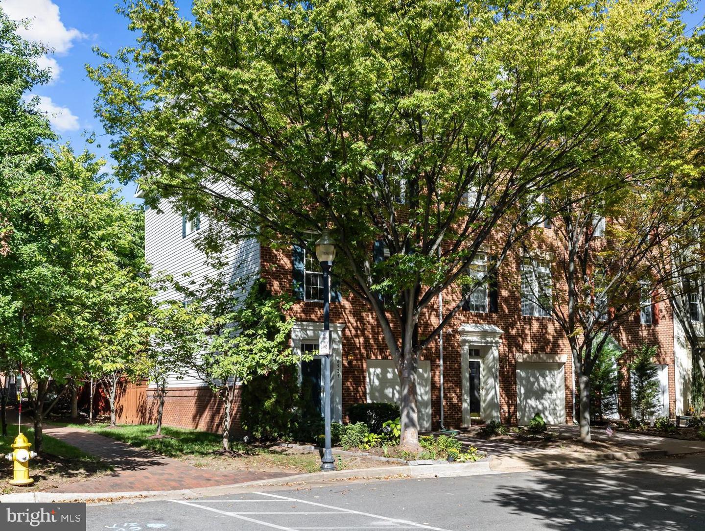 4925 WAPLE LN, ALEXANDRIA, Virginia 22304, 3 Bedrooms Bedrooms, ,2 BathroomsBathrooms,Residential,For sale,4925 WAPLE LN,VAAX2050122 MLS # VAAX2050122