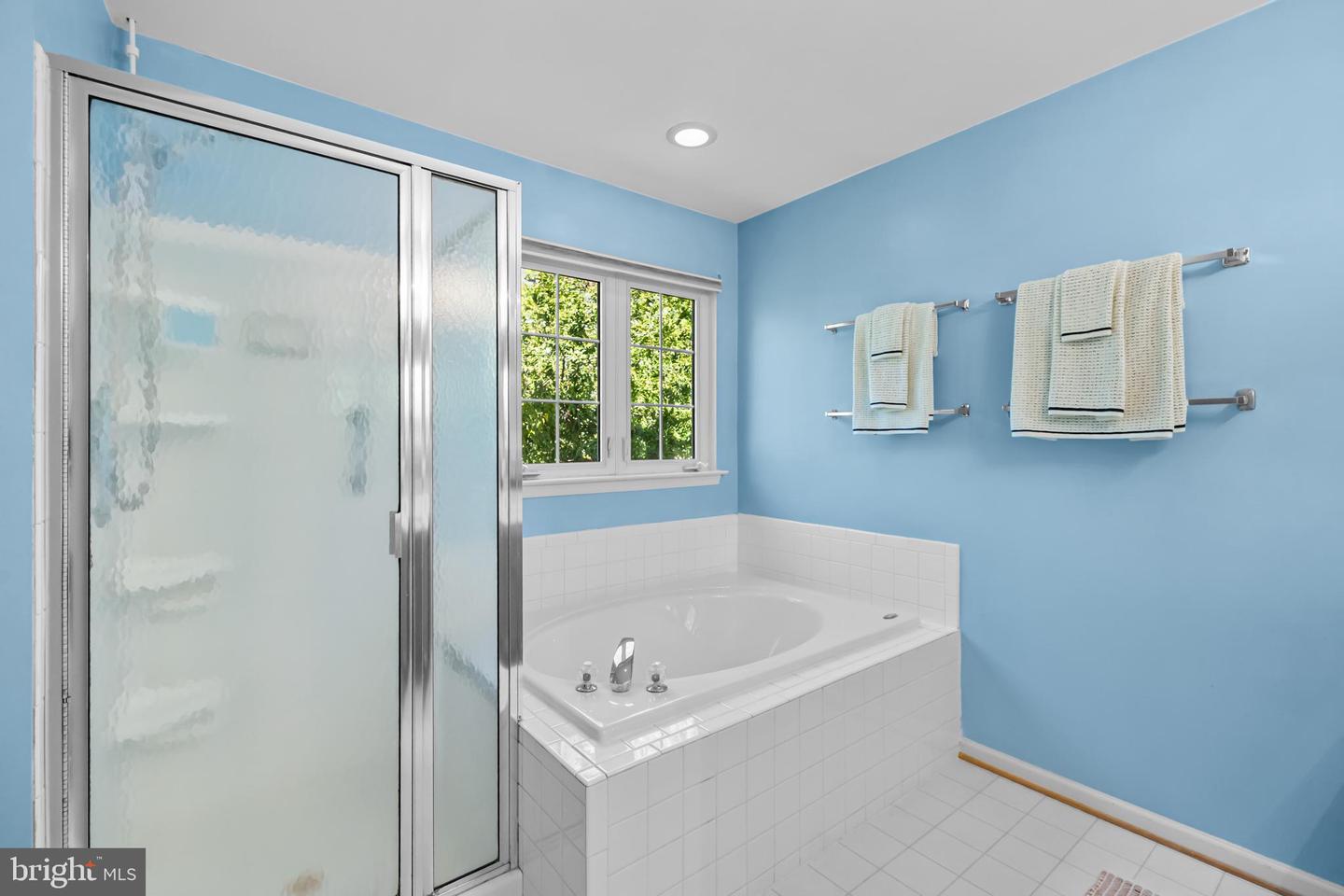 4925 WAPLE LN, ALEXANDRIA, Virginia 22304, 3 Bedrooms Bedrooms, ,2 BathroomsBathrooms,Residential,For sale,4925 WAPLE LN,VAAX2050122 MLS # VAAX2050122