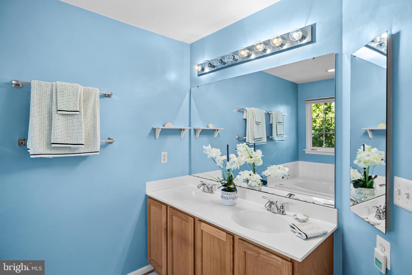 4925 WAPLE LN, ALEXANDRIA, Virginia 22304, 3 Bedrooms Bedrooms, ,2 BathroomsBathrooms,Residential,For sale,4925 WAPLE LN,VAAX2050122 MLS # VAAX2050122
