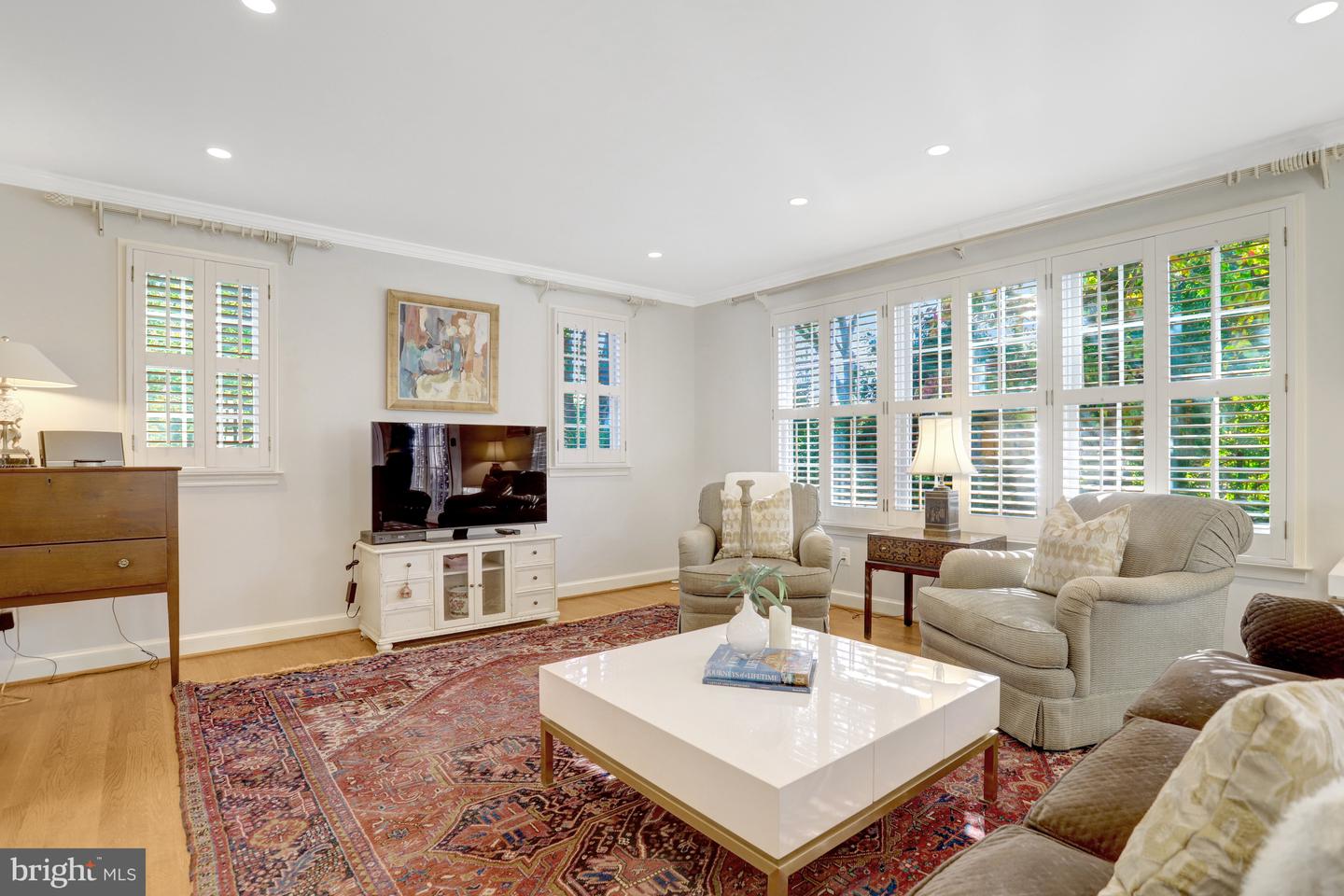 1114 HARRISON ST N, ARLINGTON, Virginia 22205, 3 Bedrooms Bedrooms, ,2 BathroomsBathrooms,Residential,For sale,1114 HARRISON ST N,VAAR2064162 MLS # VAAR2064162