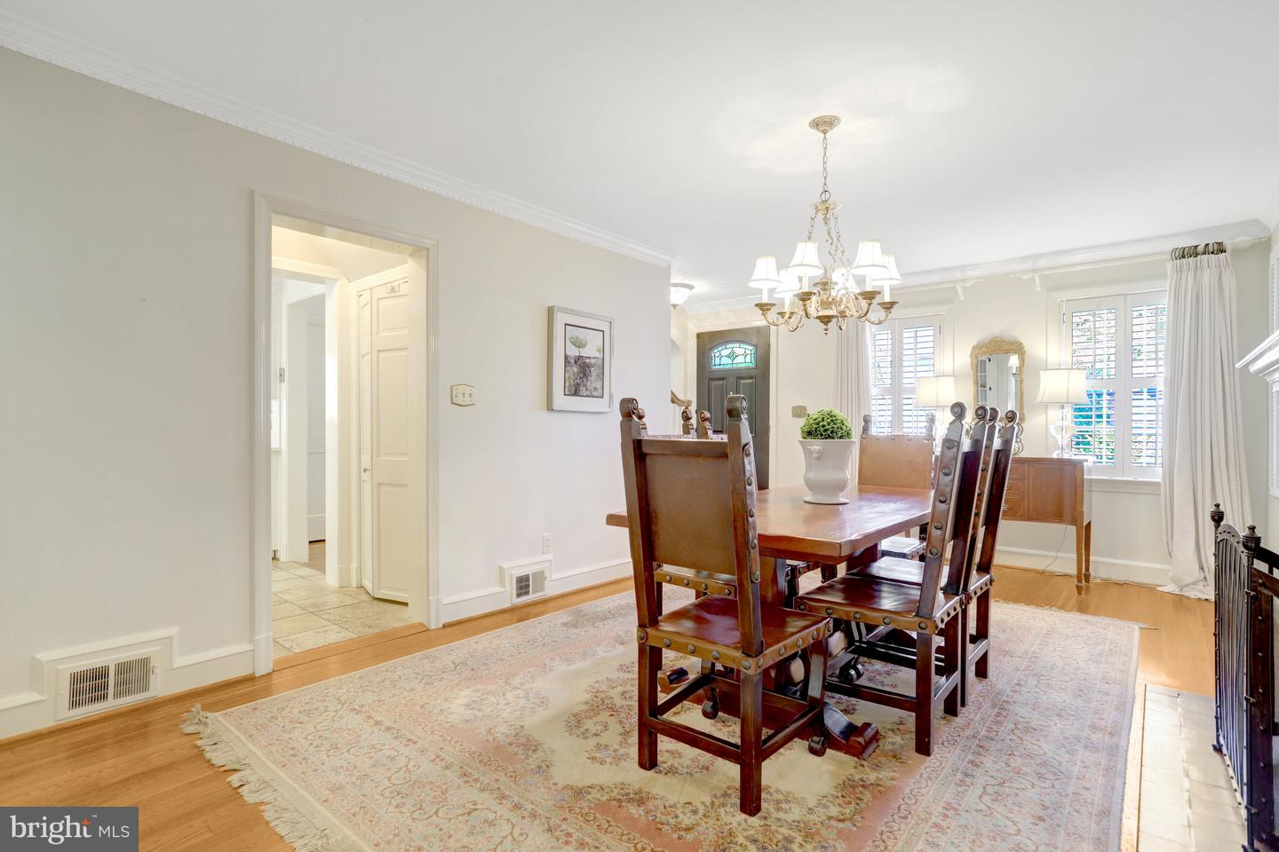 1114 HARRISON ST N, ARLINGTON, Virginia 22205, 3 Bedrooms Bedrooms, ,2 BathroomsBathrooms,Residential,For sale,1114 HARRISON ST N,VAAR2064162 MLS # VAAR2064162