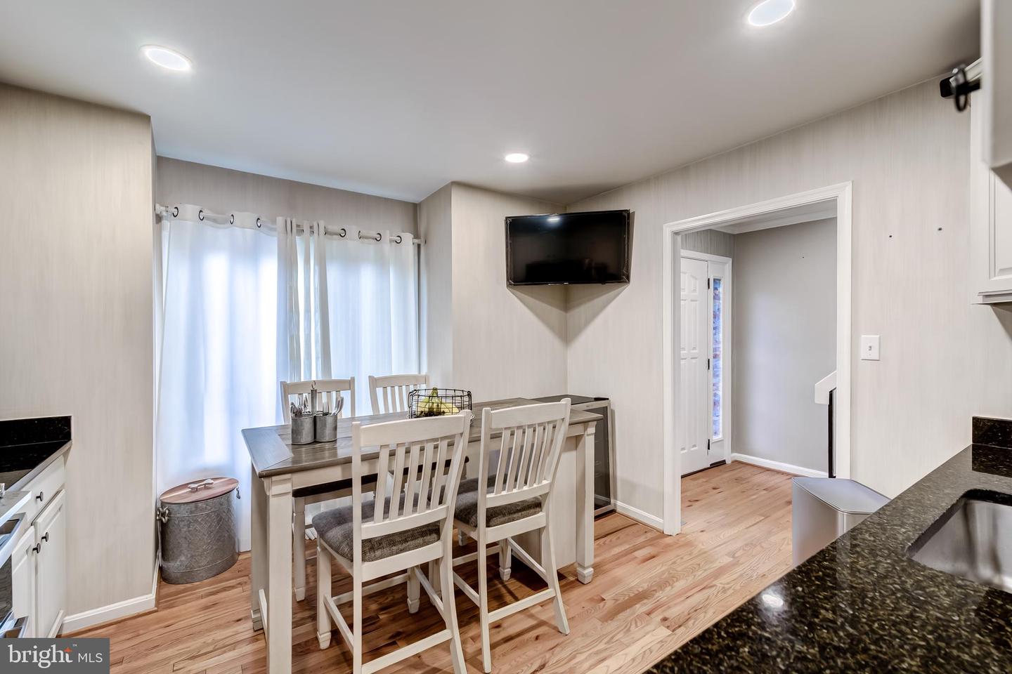 2937 CAMBRIDGE DR, WOODBRIDGE, Virginia 22192, 3 Bedrooms Bedrooms, ,3 BathroomsBathrooms,Residential,For sale,2937 CAMBRIDGE DR,VAPW2104638 MLS # VAPW2104638
