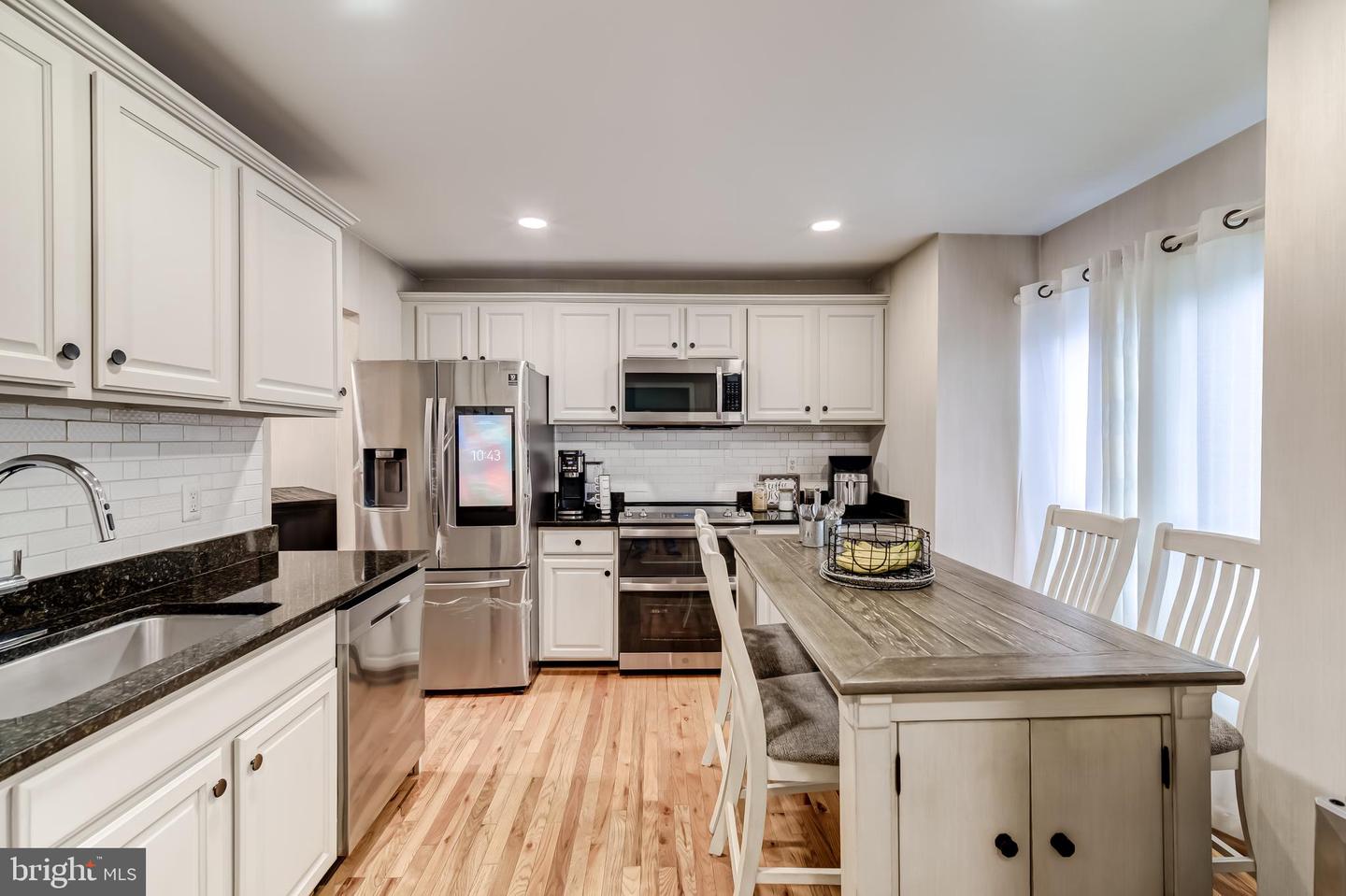 2937 CAMBRIDGE DR, WOODBRIDGE, Virginia 22192, 3 Bedrooms Bedrooms, ,3 BathroomsBathrooms,Residential,For sale,2937 CAMBRIDGE DR,VAPW2104638 MLS # VAPW2104638