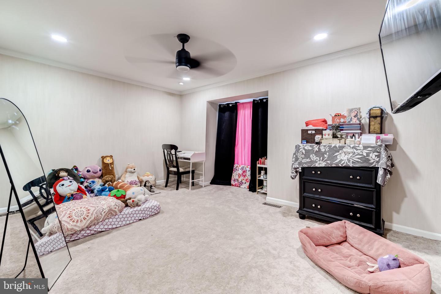 2937 CAMBRIDGE DR, WOODBRIDGE, Virginia 22192, 3 Bedrooms Bedrooms, ,3 BathroomsBathrooms,Residential,For sale,2937 CAMBRIDGE DR,VAPW2104638 MLS # VAPW2104638