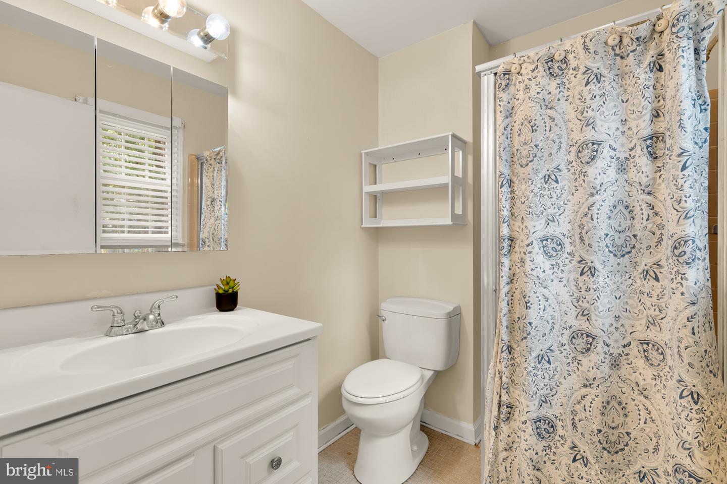 9107 JOYCE PHILLIP CT, SPRINGFIELD, Virginia 22153, 5 Bedrooms Bedrooms, ,3 BathroomsBathrooms,Residential,For sale,9107 JOYCE PHILLIP CT,VAFX2269016 MLS # VAFX2269016