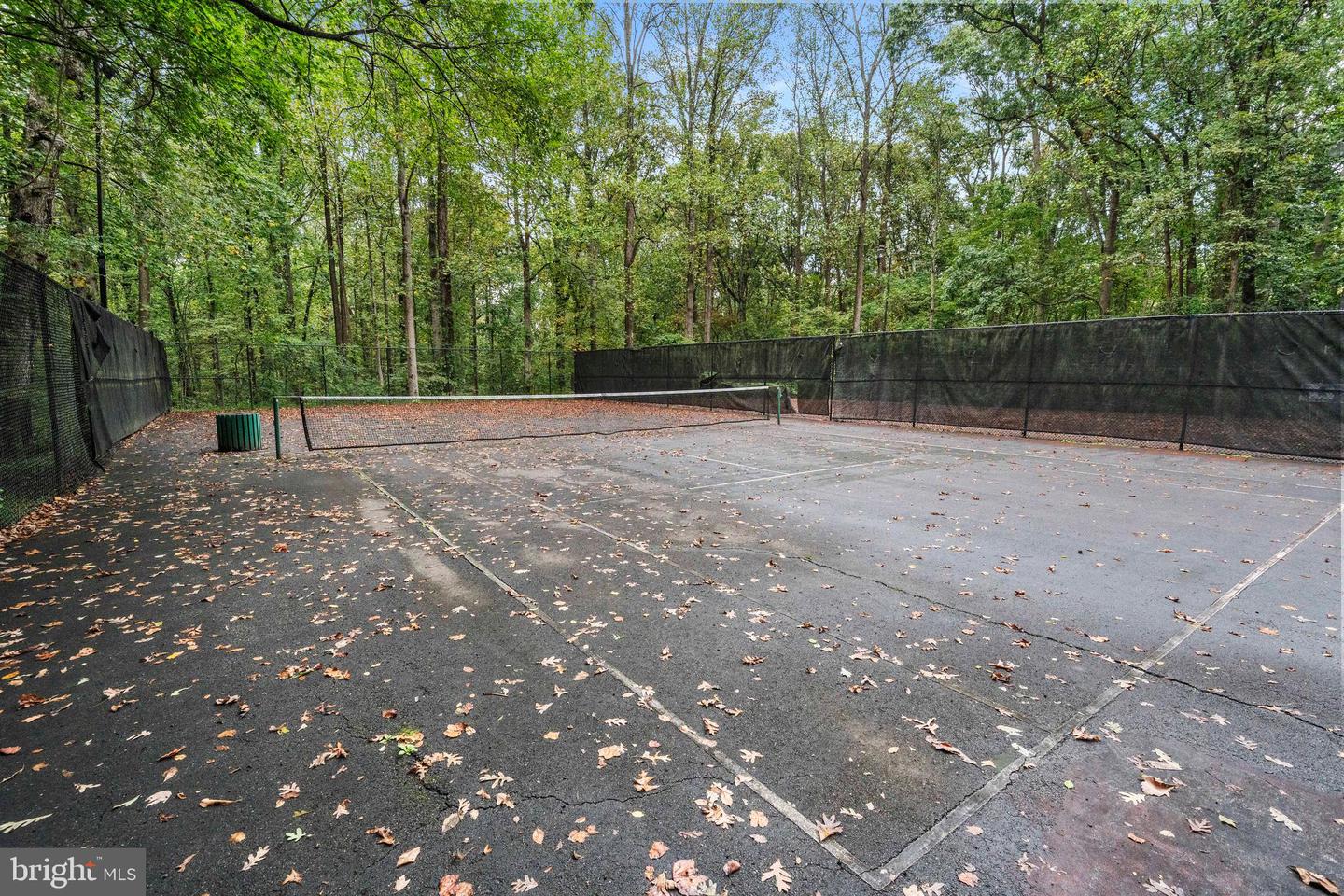8218 CARRLEIGH PKWY #10, SPRINGFIELD, Virginia 22152, 2 Bedrooms Bedrooms, ,1 BathroomBathrooms,Residential,For sale,8218 CARRLEIGH PKWY #10,VAFX2269042 MLS # VAFX2269042