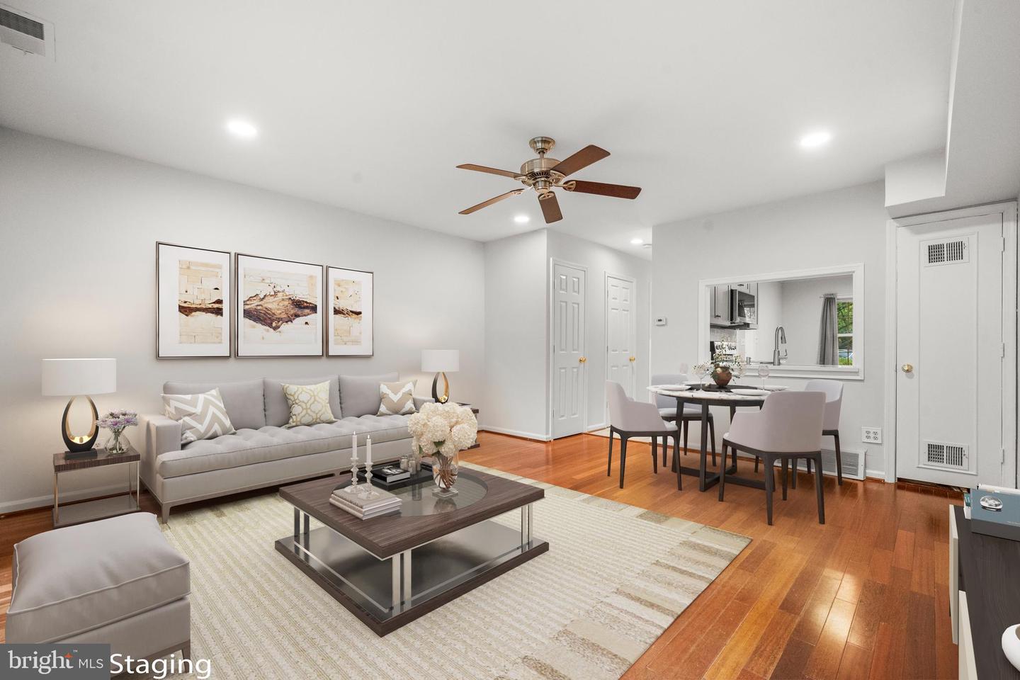 8218 CARRLEIGH PKWY #10, SPRINGFIELD, Virginia 22152, 2 Bedrooms Bedrooms, ,1 BathroomBathrooms,Residential,For sale,8218 CARRLEIGH PKWY #10,VAFX2269042 MLS # VAFX2269042