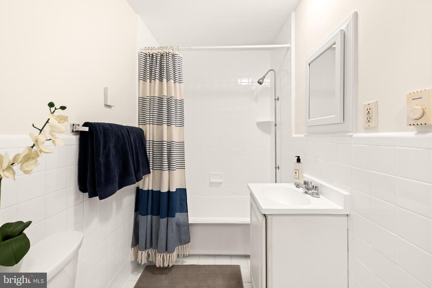 3446 CONNECTICUT AVE NW #401, WASHINGTON, District Of Columbia 20008, 1 Bedroom Bedrooms, ,1 BathroomBathrooms,Residential,For sale,3446 CONNECTICUT AVE NW #401,DCDC2223968 MLS # DCDC2223968 3446 CONNECTICUT AVE NW #401, WASHINGTON, District Of Columbia 20008, 1 Bedroom Bedrooms, ,1 BathroomBathrooms,Residential,For sale,3446 CONNECTICUT AVE NW #401,DCDC2223968 MLS # DCDC2223968