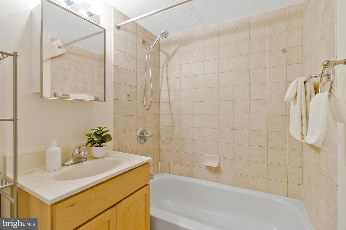 800 4TH ST SW #N701, WASHINGTON, District Of Columbia 20024, 1 Bedroom Bedrooms, ,1 BathroomBathrooms,Residential,For sale,800 4TH ST SW #N701,DCDC2223988 MLS # DCDC2223988