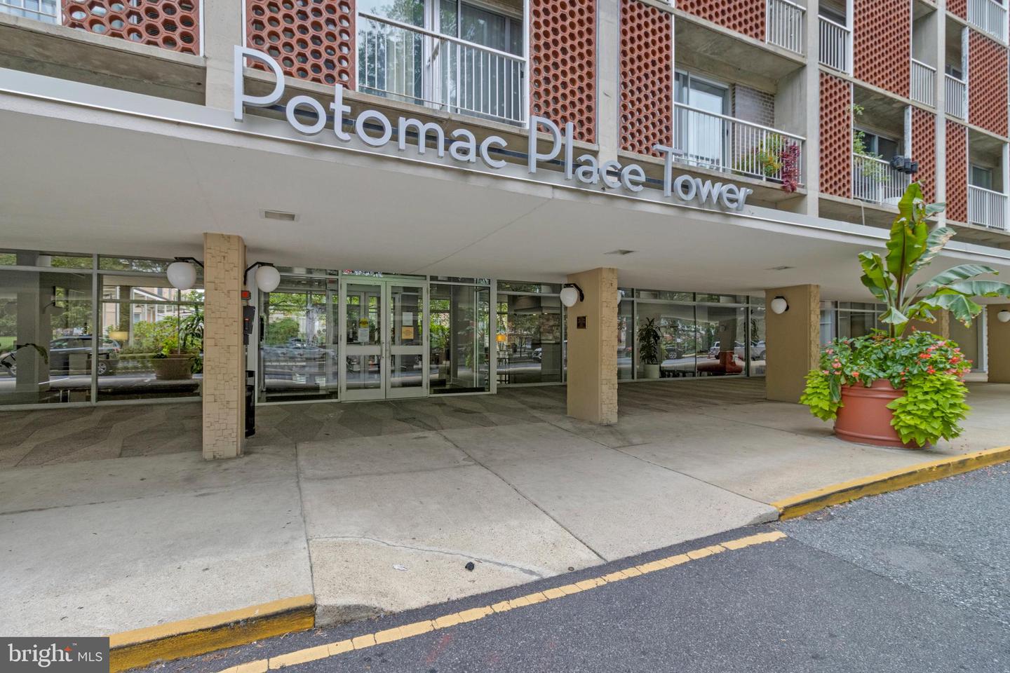 800 4TH ST SW #N701, WASHINGTON, District Of Columbia 20024, 1 Bedroom Bedrooms, ,1 BathroomBathrooms,Residential,For sale,800 4TH ST SW #N701,DCDC2223988 MLS # DCDC2223988