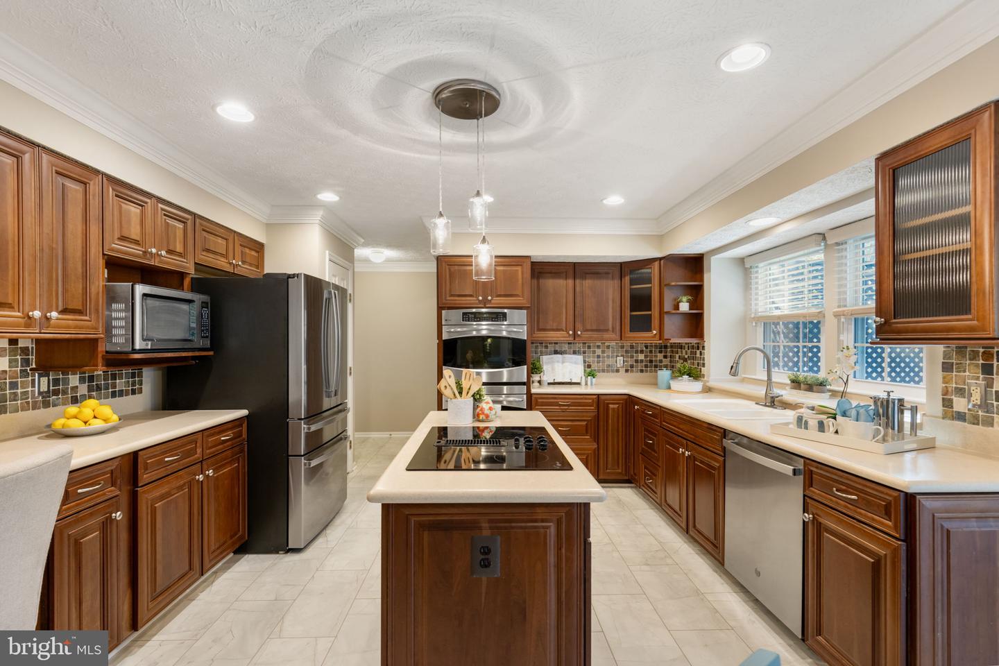 16606 ACCOLON CT, DUMFRIES, Virginia 22025, 4 Bedrooms Bedrooms, 18 Rooms Rooms,3 BathroomsBathrooms,Residential,For sale,16606 ACCOLON CT,VAPW2104716 MLS # VAPW2104716