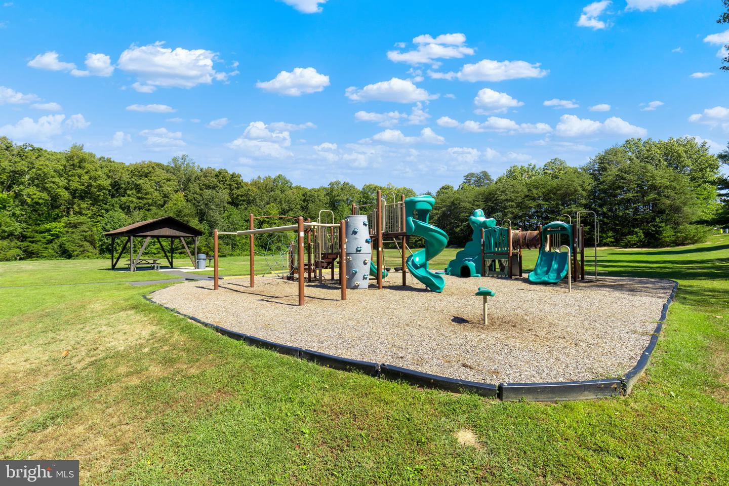 16606 ACCOLON CT, DUMFRIES, Virginia 22025, 4 Bedrooms Bedrooms, 18 Rooms Rooms,3 BathroomsBathrooms,Residential,For sale,16606 ACCOLON CT,VAPW2104716 MLS # VAPW2104716