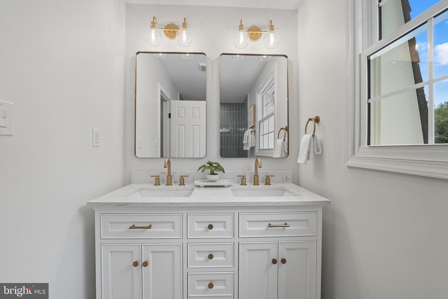 10431 HEADLY CT, FAIRFAX, Virginia 22032, 4 Bedrooms Bedrooms, ,2 BathroomsBathrooms,Residential,For sale,10431 HEADLY CT,VAFX2269170 MLS # VAFX2269170