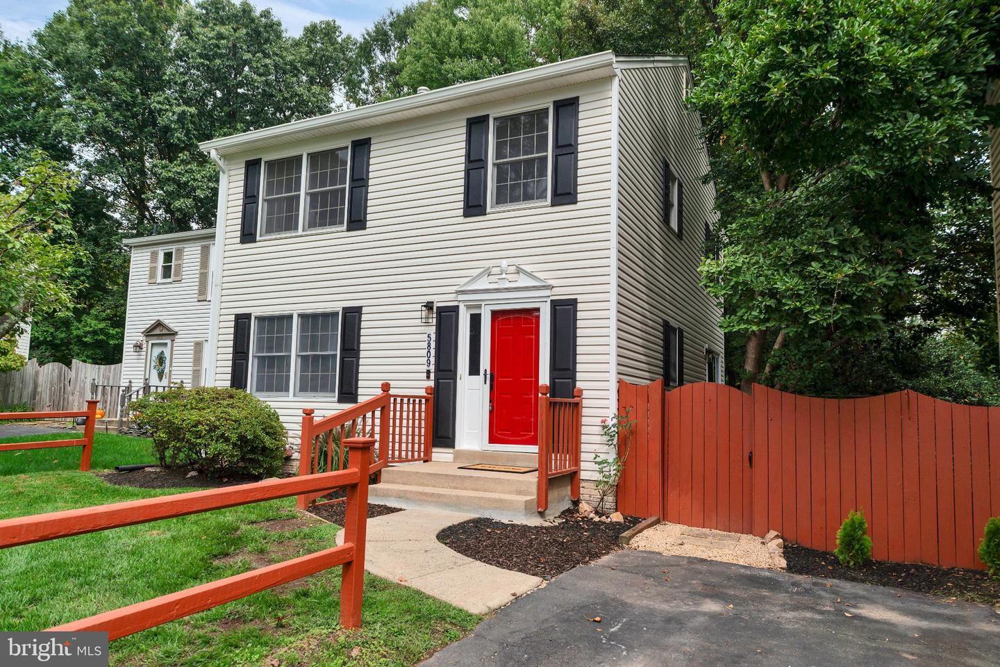 5809 SHANA PL, BURKE, Virginia 22015, 3 Bedrooms Bedrooms, 7 Rooms Rooms,3 BathroomsBathrooms,Residential,For sale,5809 SHANA PL,VAFX2269254 MLS # VAFX2269254