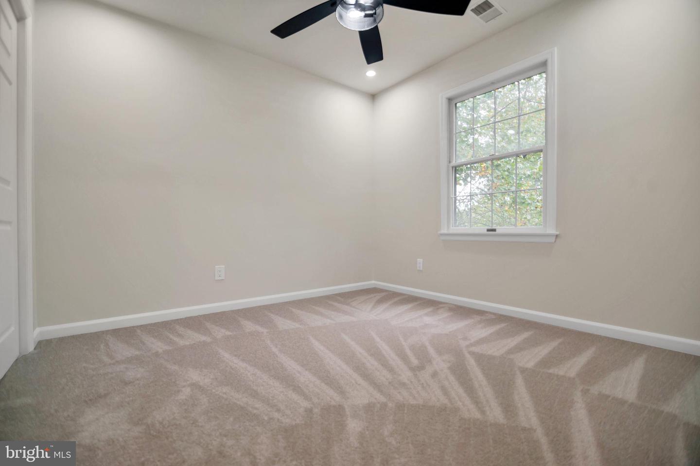 5809 SHANA PL, BURKE, Virginia 22015, 3 Bedrooms Bedrooms, 7 Rooms Rooms,3 BathroomsBathrooms,Residential,For sale,5809 SHANA PL,VAFX2269254 MLS # VAFX2269254