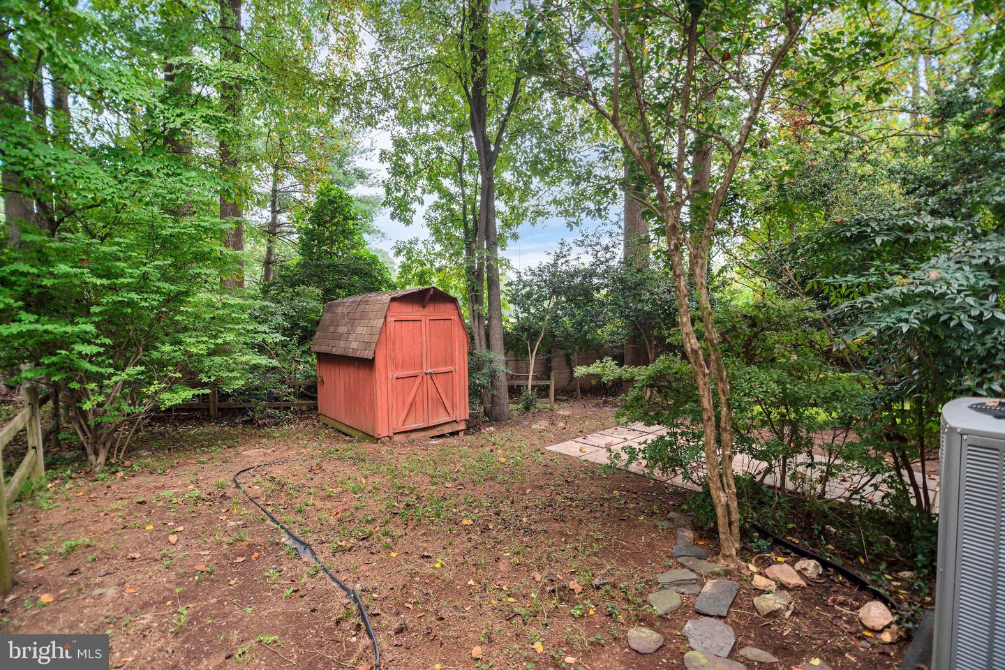 5809 SHANA PL, BURKE, Virginia 22015, 3 Bedrooms Bedrooms, 7 Rooms Rooms,3 BathroomsBathrooms,Residential,For sale,5809 SHANA PL,VAFX2269254 MLS # VAFX2269254