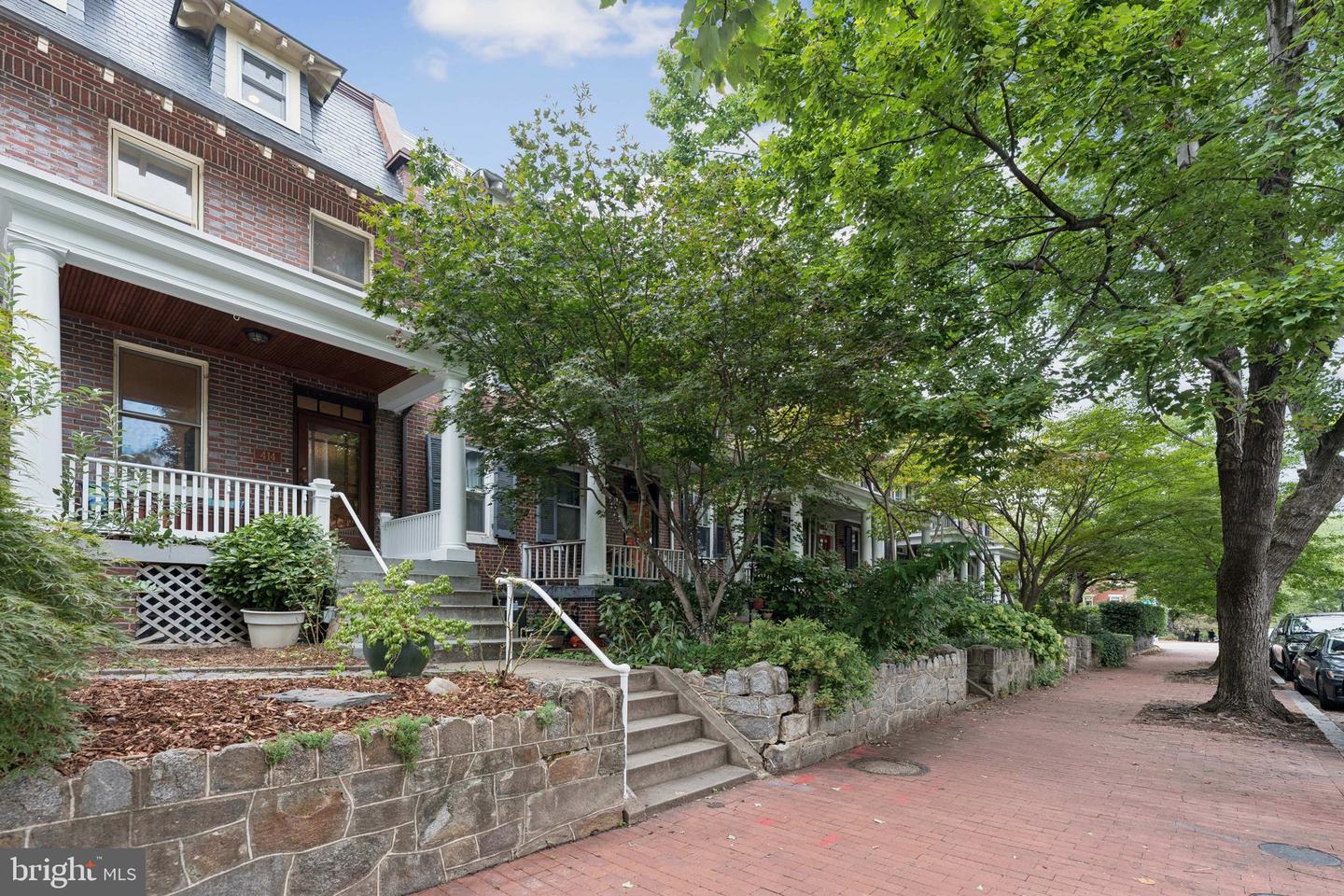 414 7TH ST NE, WASHINGTON, District Of Columbia 20002, 3 Bedrooms Bedrooms, ,2 BathroomsBathrooms,Residential,For sale,414 7TH ST NE,DCDC2224136 MLS # DCDC2224136