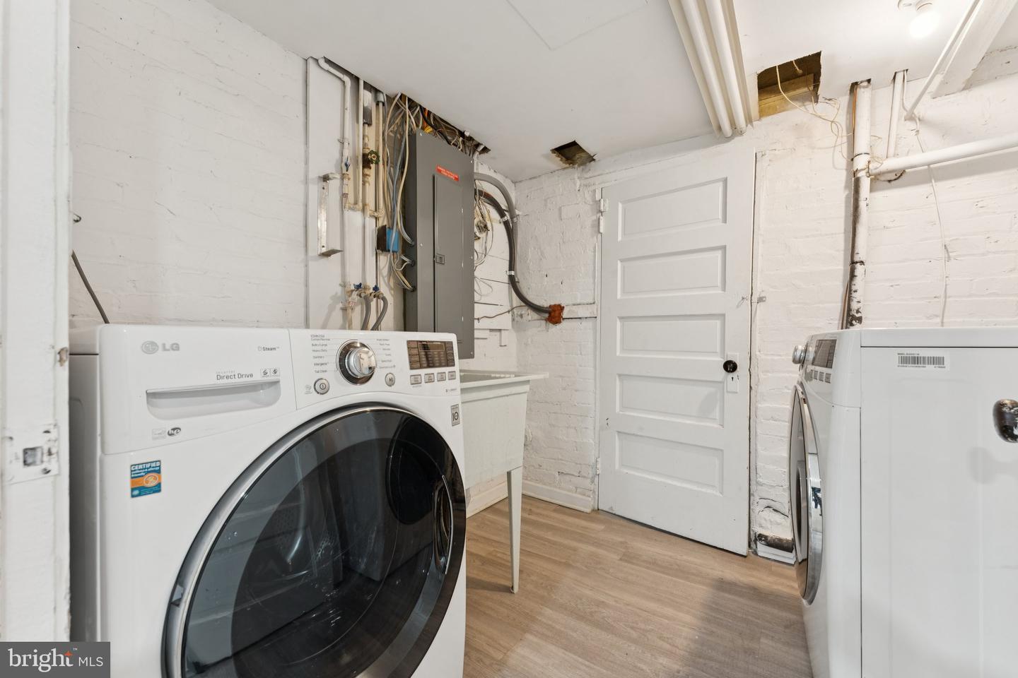 414 7TH ST NE, WASHINGTON, District Of Columbia 20002, 3 Bedrooms Bedrooms, ,2 BathroomsBathrooms,Residential,For sale,414 7TH ST NE,DCDC2224136 MLS # DCDC2224136