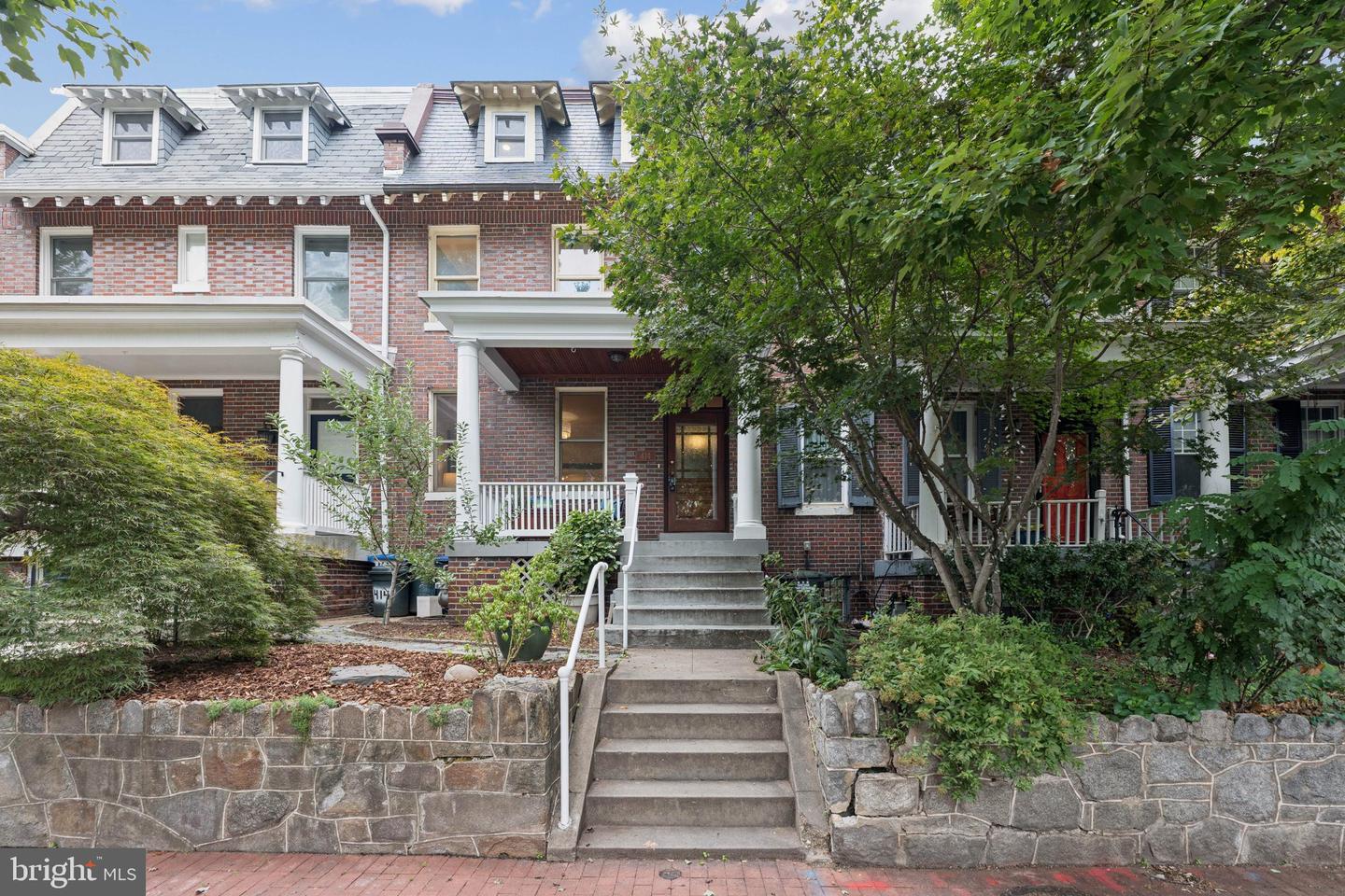414 7TH ST NE, WASHINGTON, District Of Columbia 20002, 3 Bedrooms Bedrooms, ,2 BathroomsBathrooms,Residential,For sale,414 7TH ST NE,DCDC2224136 MLS # DCDC2224136