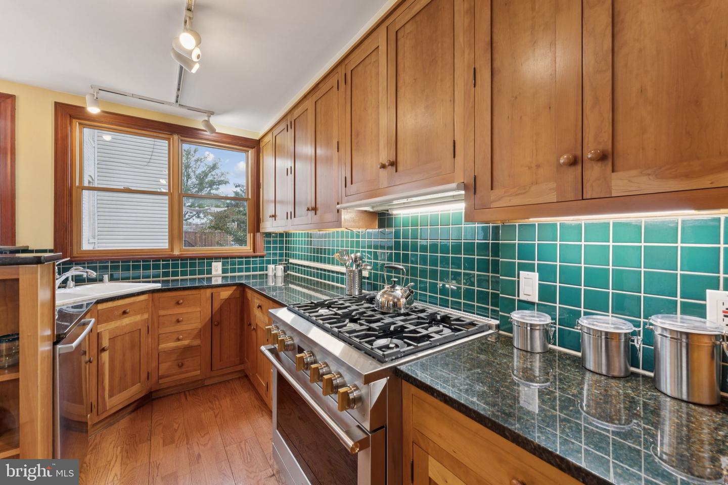 414 7TH ST NE, WASHINGTON, District Of Columbia 20002, 3 Bedrooms Bedrooms, ,2 BathroomsBathrooms,Residential,For sale,414 7TH ST NE,DCDC2224136 MLS # DCDC2224136
