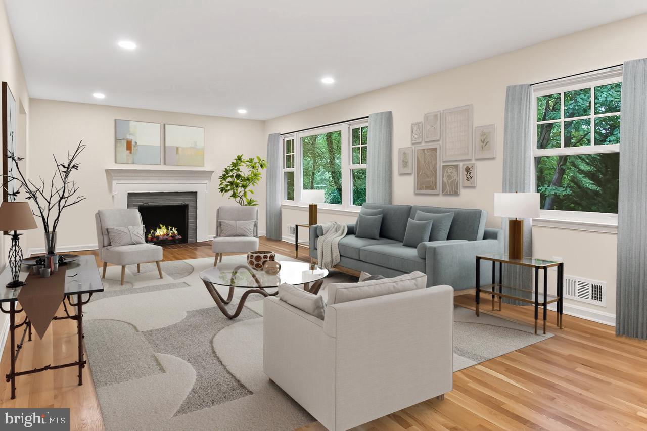 5112 CLINTON RD, ALEXANDRIA, Virginia 22312, 3 Bedrooms Bedrooms, 8 Rooms Rooms,2 BathroomsBathrooms,Residential,For sale,5112 CLINTON RD,VAFX2269286 MLS # VAFX2269286