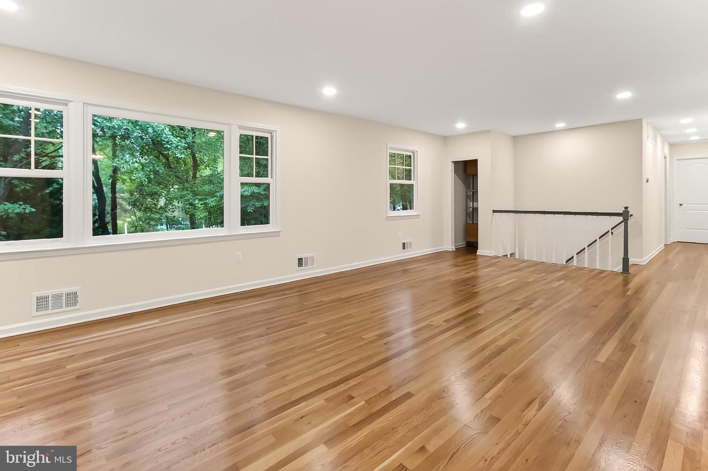5112 CLINTON RD, ALEXANDRIA, Virginia 22312, 3 Bedrooms Bedrooms, 8 Rooms Rooms,2 BathroomsBathrooms,Residential,For sale,5112 CLINTON RD,VAFX2269286 MLS # VAFX2269286