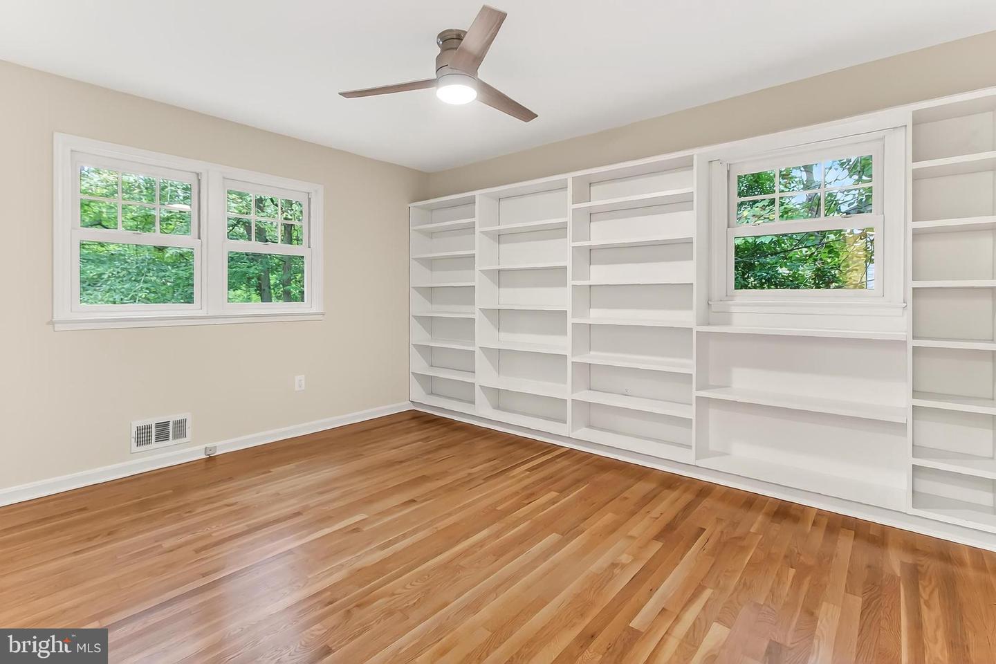 5112 CLINTON RD, ALEXANDRIA, Virginia 22312, 3 Bedrooms Bedrooms, 8 Rooms Rooms,2 BathroomsBathrooms,Residential,For sale,5112 CLINTON RD,VAFX2269286 MLS # VAFX2269286