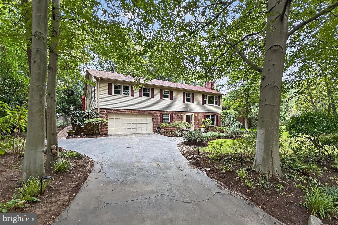 5112 CLINTON RD, ALEXANDRIA, Virginia 22312, 3 Bedrooms Bedrooms, 8 Rooms Rooms,2 BathroomsBathrooms,Residential,For sale,5112 CLINTON RD,VAFX2269286 MLS # VAFX2269286