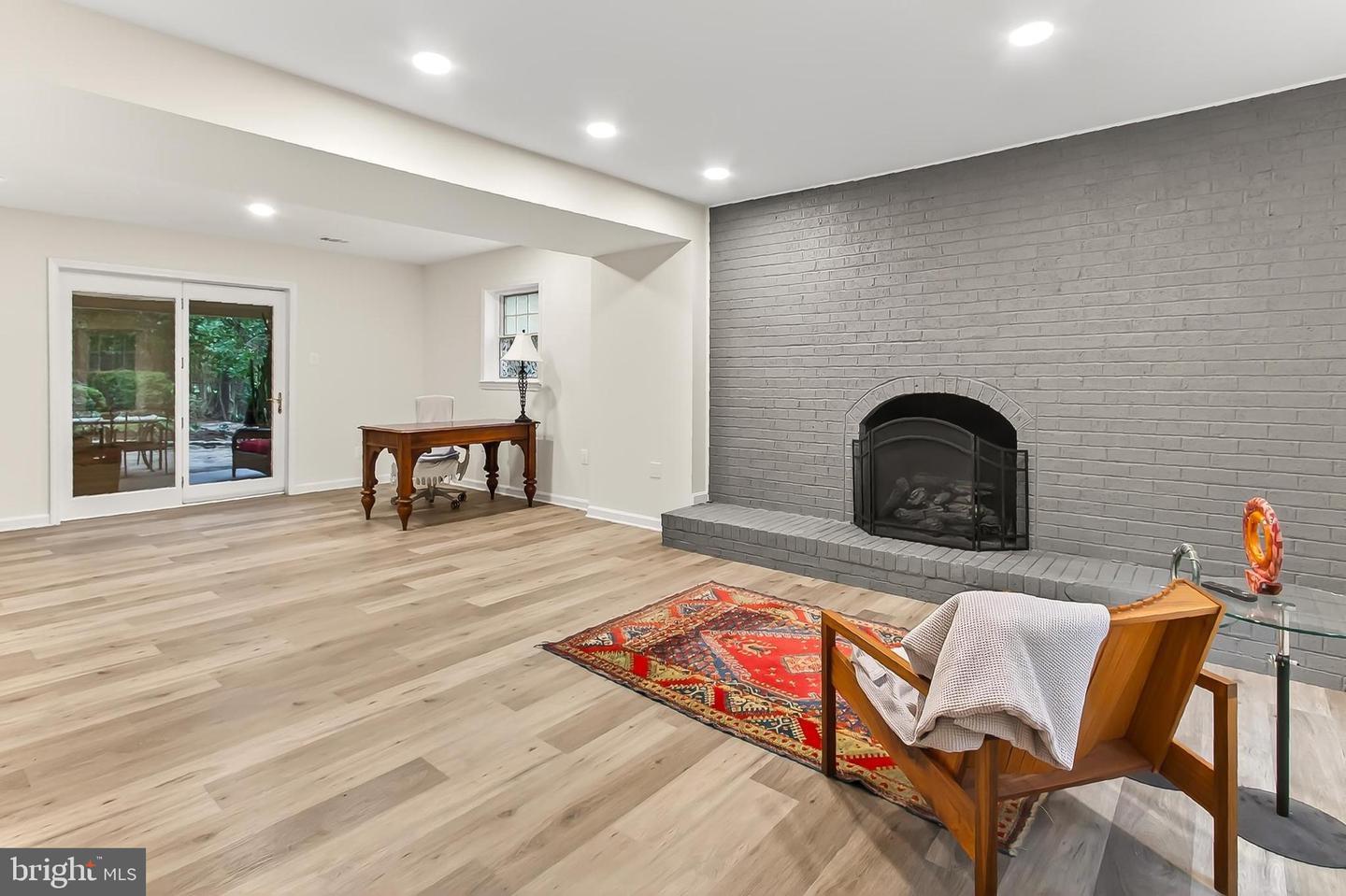 5112 CLINTON RD, ALEXANDRIA, Virginia 22312, 3 Bedrooms Bedrooms, 8 Rooms Rooms,2 BathroomsBathrooms,Residential,For sale,5112 CLINTON RD,VAFX2269286 MLS # VAFX2269286