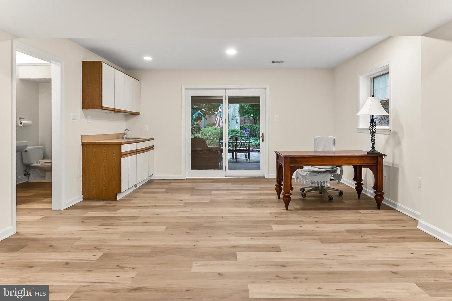 5112 CLINTON RD, ALEXANDRIA, Virginia 22312, 3 Bedrooms Bedrooms, 8 Rooms Rooms,2 BathroomsBathrooms,Residential,For sale,5112 CLINTON RD,VAFX2269286 MLS # VAFX2269286