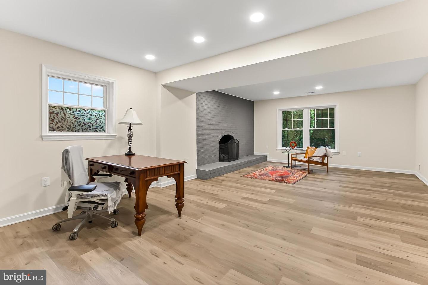 5112 CLINTON RD, ALEXANDRIA, Virginia 22312, 3 Bedrooms Bedrooms, 8 Rooms Rooms,2 BathroomsBathrooms,Residential,For sale,5112 CLINTON RD,VAFX2269286 MLS # VAFX2269286