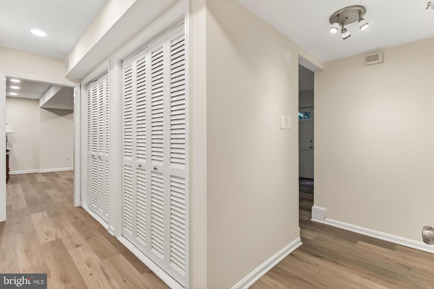 5112 CLINTON RD, ALEXANDRIA, Virginia 22312, 3 Bedrooms Bedrooms, 8 Rooms Rooms,2 BathroomsBathrooms,Residential,For sale,5112 CLINTON RD,VAFX2269286 MLS # VAFX2269286