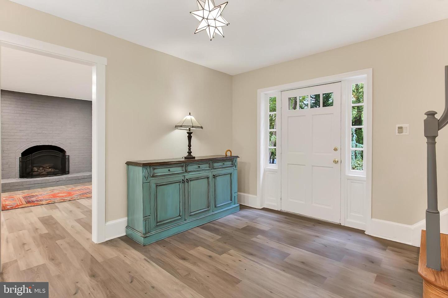 5112 CLINTON RD, ALEXANDRIA, Virginia 22312, 3 Bedrooms Bedrooms, 8 Rooms Rooms,2 BathroomsBathrooms,Residential,For sale,5112 CLINTON RD,VAFX2269286 MLS # VAFX2269286