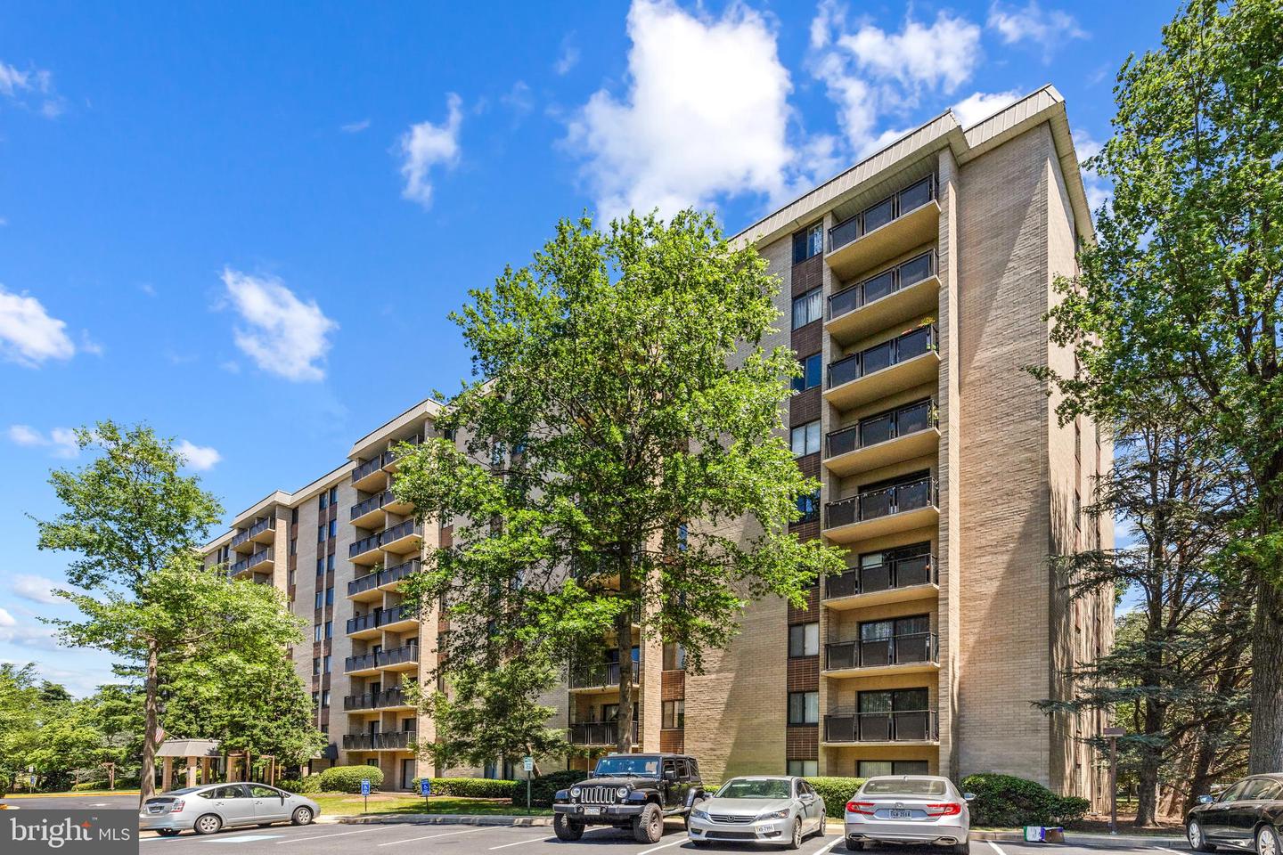 3100 S MANCHESTER ST #813, FALLS CHURCH, Virginia 22044, 1 Bedroom Bedrooms, ,1 BathroomBathrooms,Residential,For sale,3100 S MANCHESTER ST #813,VAFX2269288 MLS # VAFX2269288