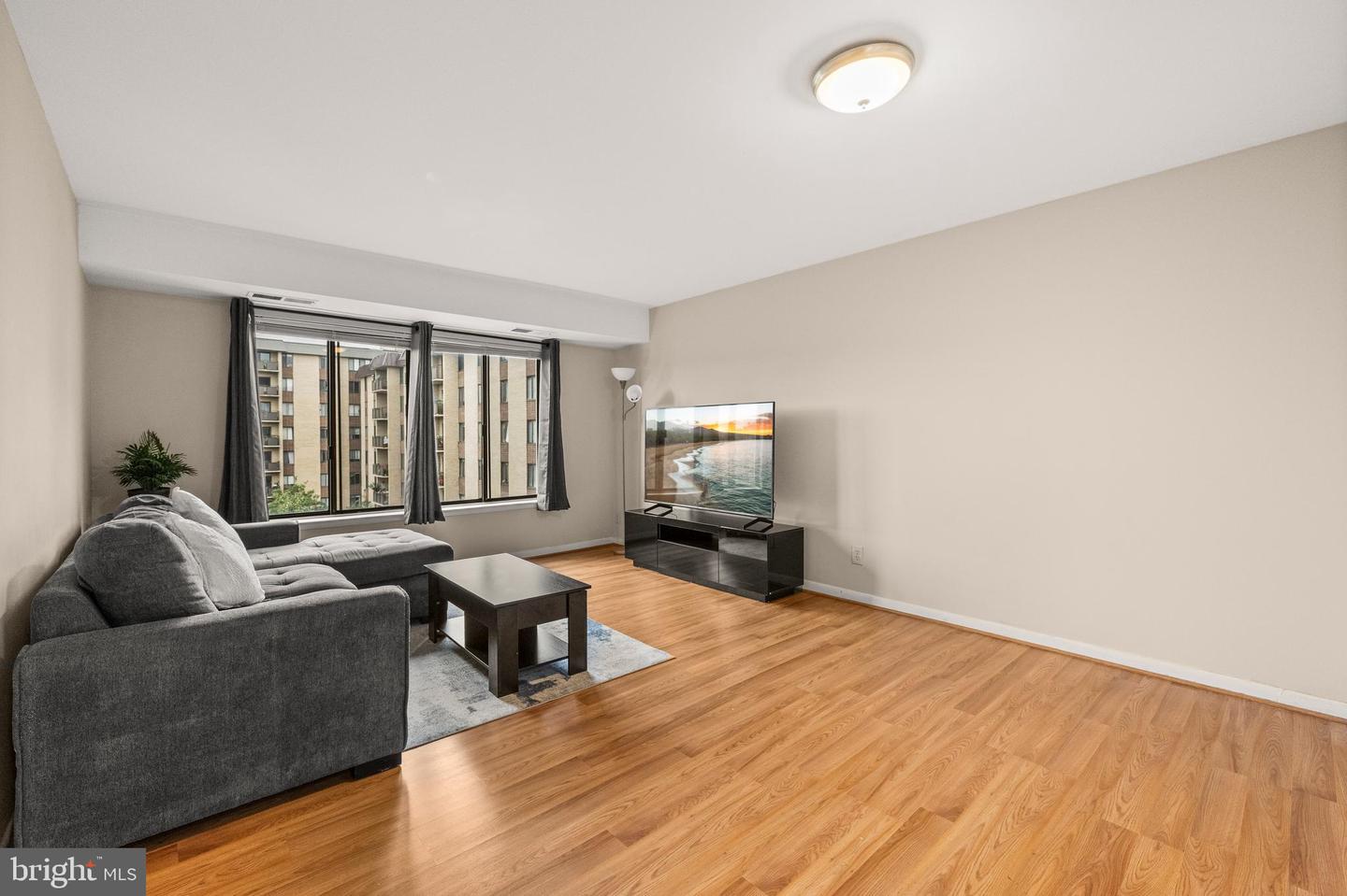 3100 S MANCHESTER ST #813, FALLS CHURCH, Virginia 22044, 1 Bedroom Bedrooms, ,1 BathroomBathrooms,Residential,For sale,3100 S MANCHESTER ST #813,VAFX2269288 MLS # VAFX2269288
